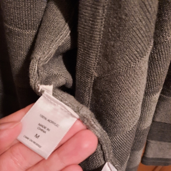 New York & Company Grey Cover-up - Picture 6 of 6